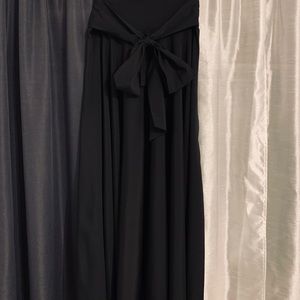 High-Waist Black Maxi Skirt With Bow